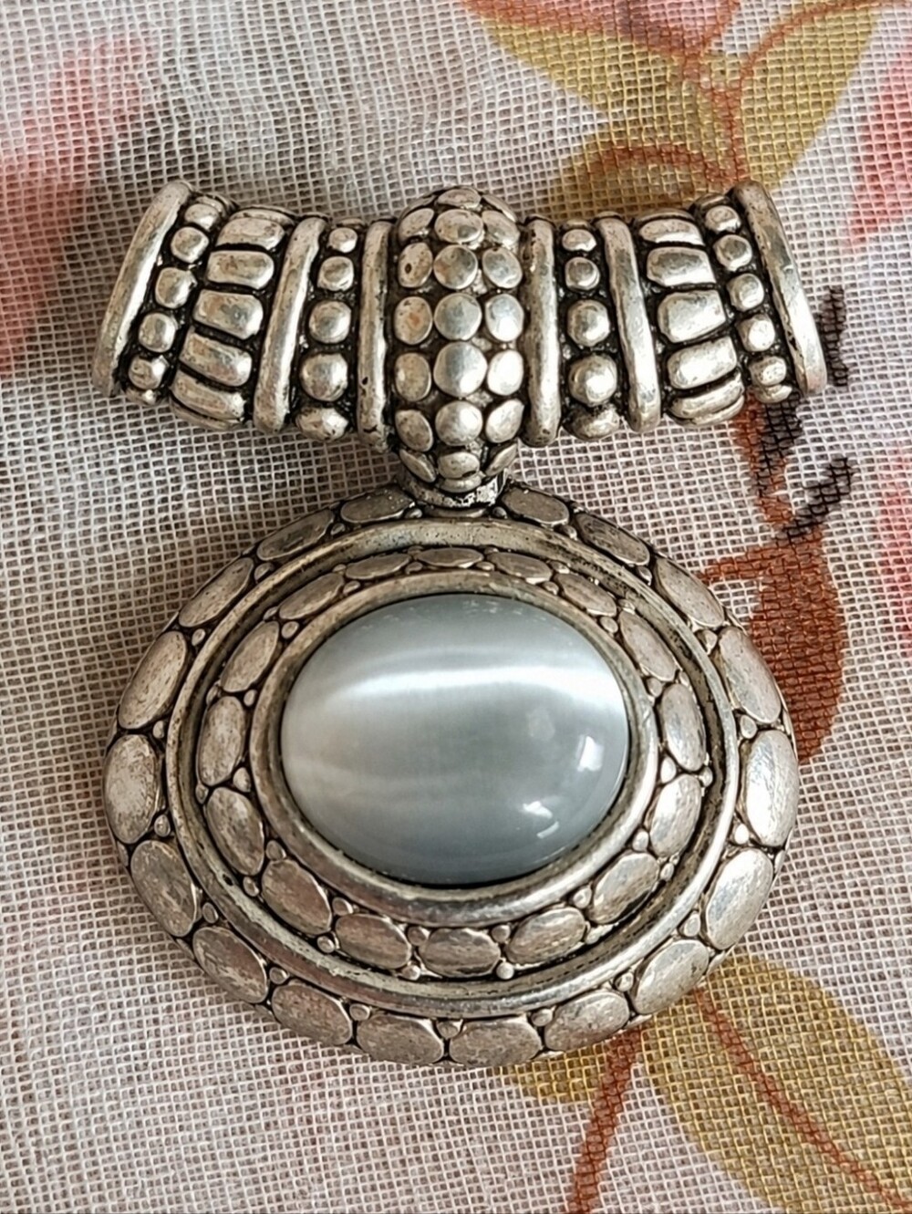 Moonstone Gray Blue Cat's Eye  Stone Silver Tone Slide Necklace No Chain